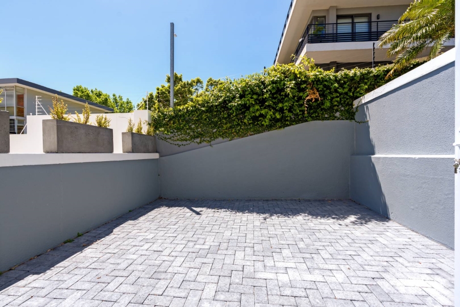 2 Bedroom Property for Sale in Sea Point Western Cape